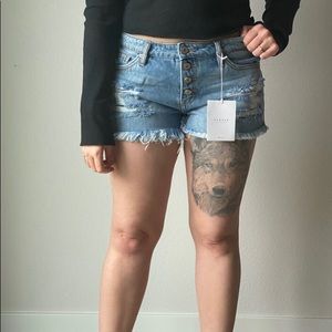 KanCan Mid-Rise Frayed Hem Boyfriend Shorts KC7817NM